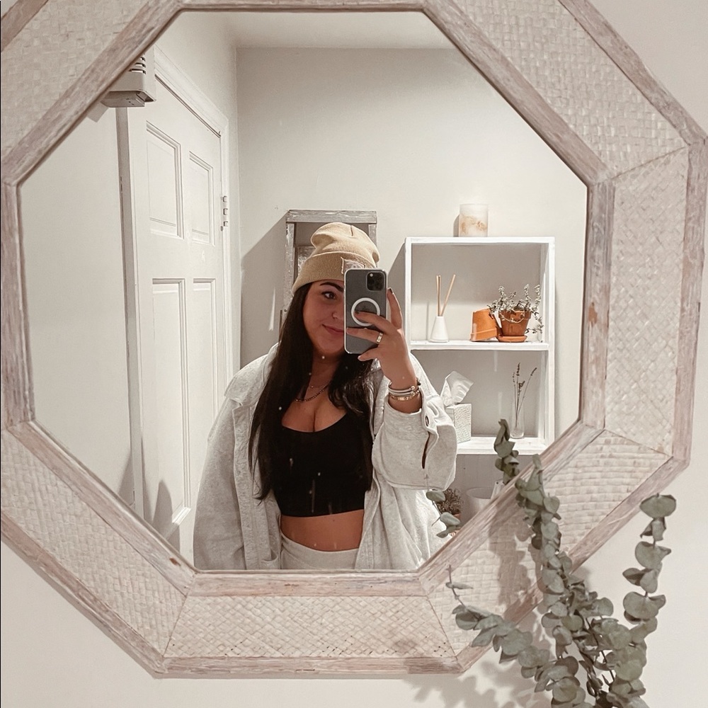 Meet your Posher, Alex teri